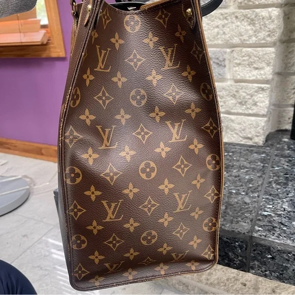 Louis Vuitton On The Go GM Tote Monogram - Picture 10 of 13